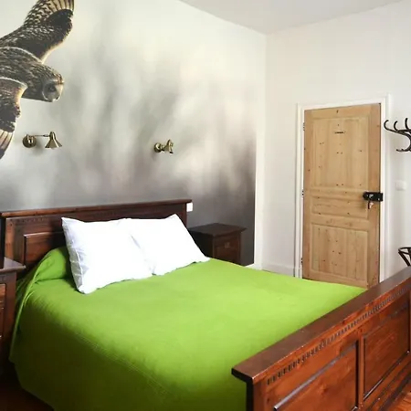 Le Manoir לינה וארוחת בוקר 3*