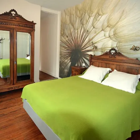 לינה וארוחת בוקר Le Manoir 3*